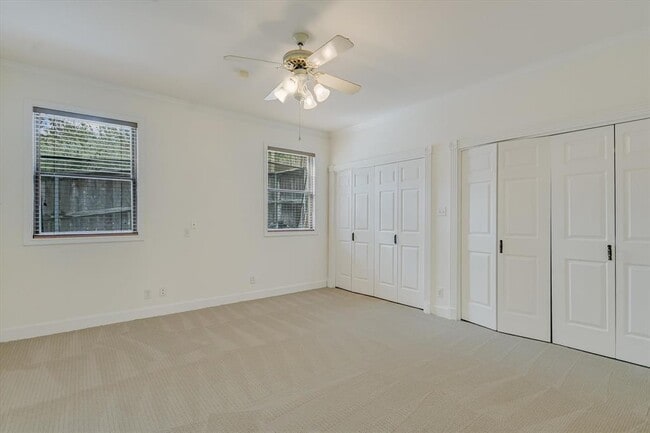 Building Photo - 4000 Belmont Park Dr