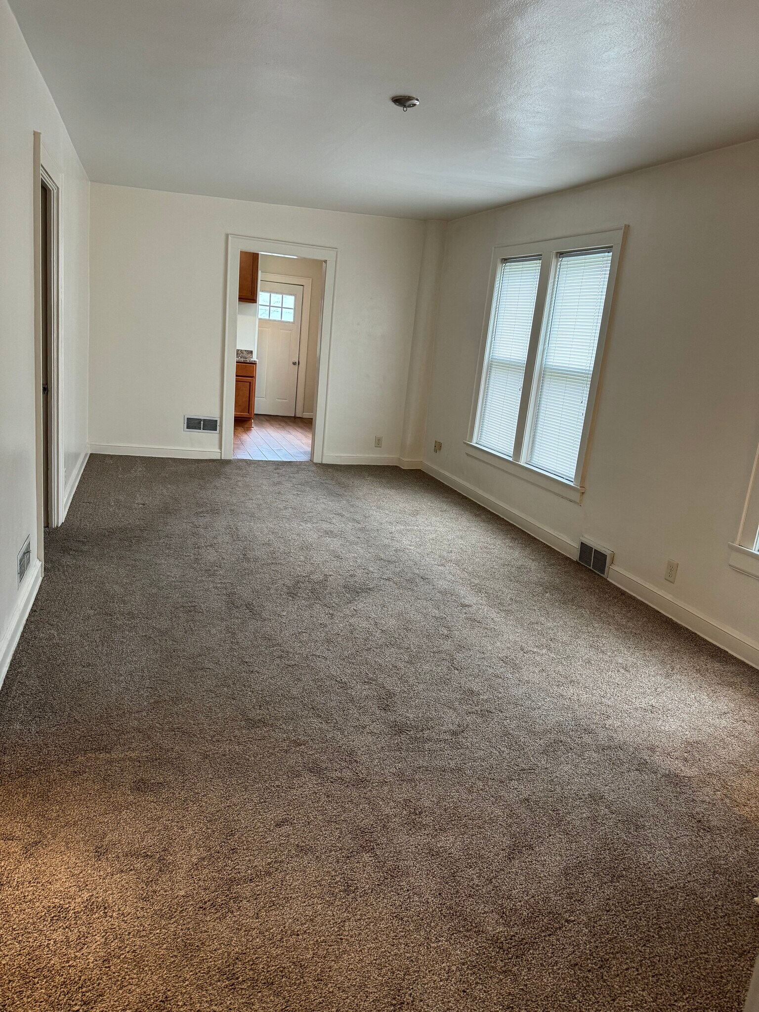 Living room - 5921 5th Ave