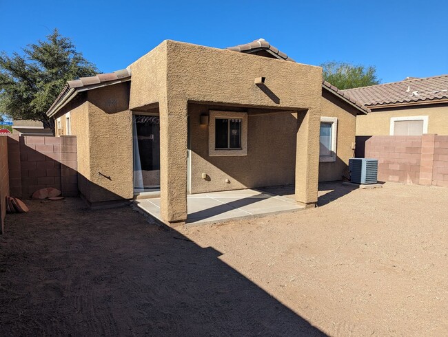 Building Photo - 3 Bedroom 2 Bath Rental in Sahuarita