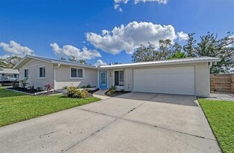 Building Photo - 3442 Fairview Dr