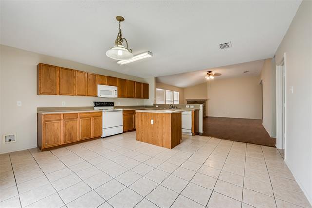 Building Photo - 1629 Thornhill Ln
