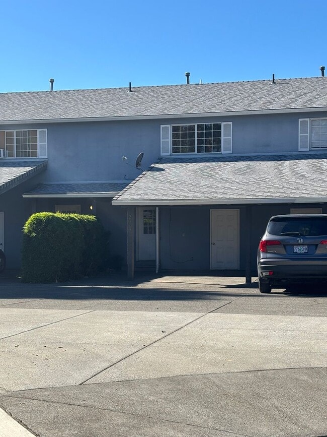Building Photo - 2038 Campus Dr