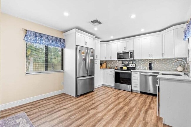 Building Photo - 2363 NW 13th Ct