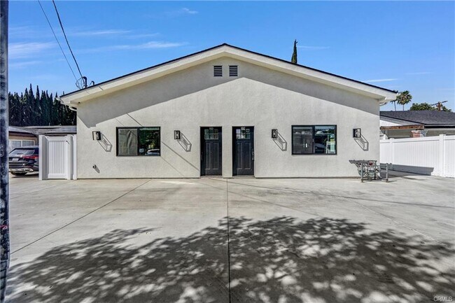 Building Photo - 6825 Ranchito Ave
