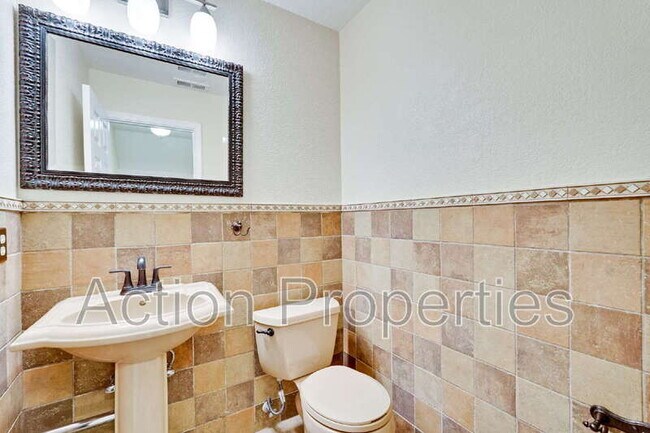 Building Photo - 947 La Mesa Terrace