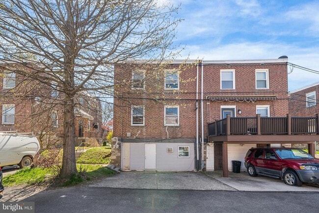 Building Photo - 1115 E Upsal St