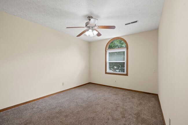 Building Photo - S1005-MF2