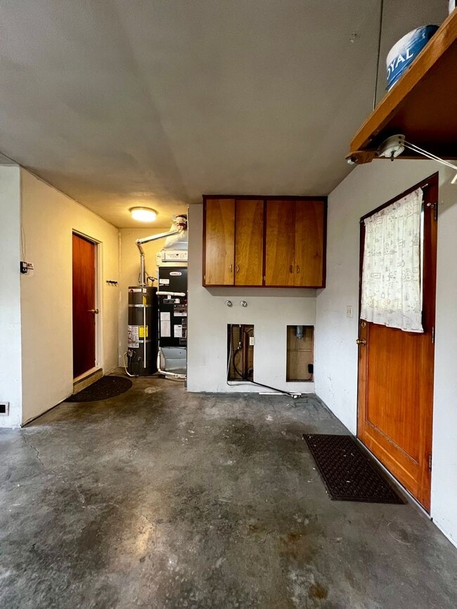 Building Photo - 608-610 Estee Court - Yakima