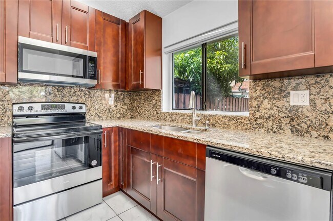 Building Photo - 617 NW 132nd Terrace