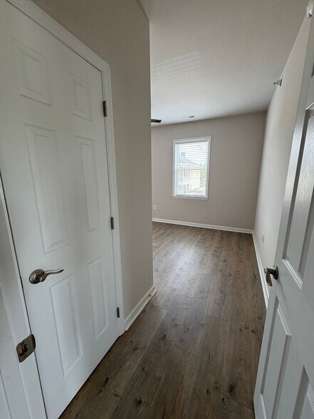 Building Photo - 107 Screven St