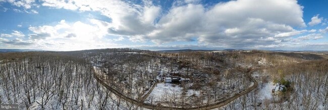 Building Photo - 1238 Logger Dr