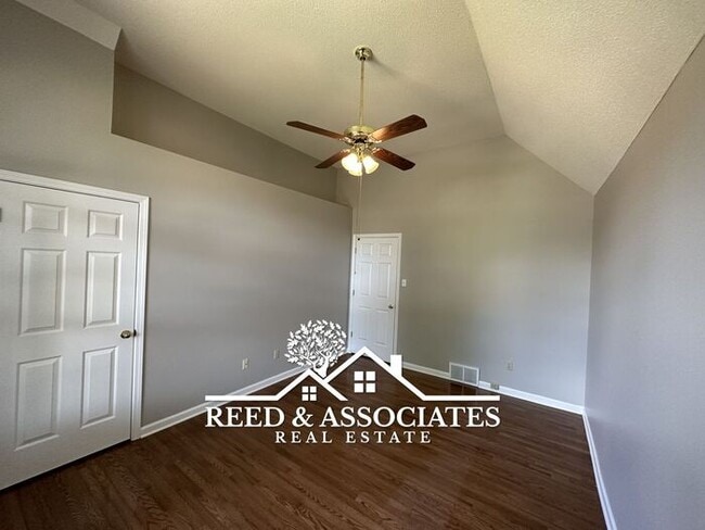 Building Photo - Nice 3 Bedroom in Collierville!
