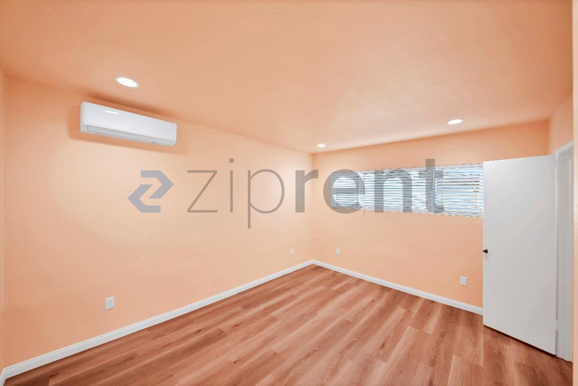 Building Photo - 3618 Ellis Ln