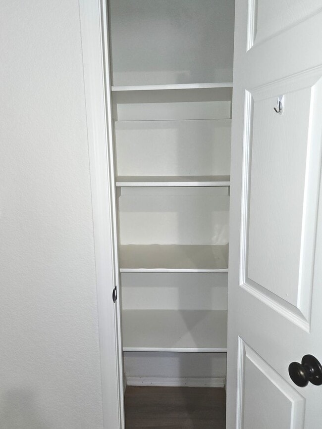 Building Photo - 4 bedroom rental for Lease