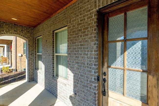 Building Photo - 318 Cornelius Wy