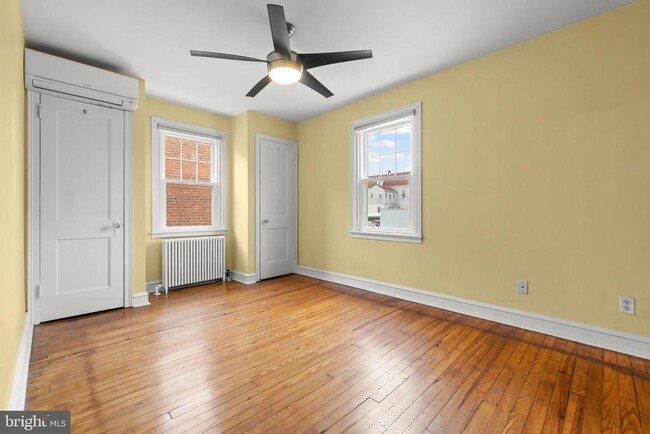 Building Photo - 15 Elm Ave