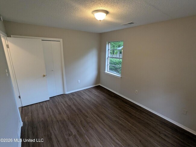 Building Photo - 5550 Winterwood Dr