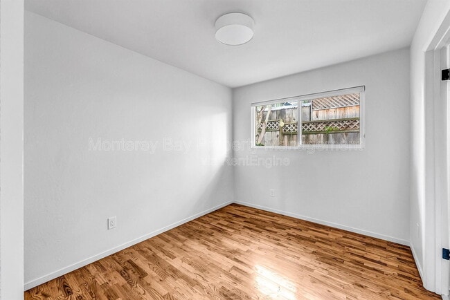 Building Photo - 226 Park St