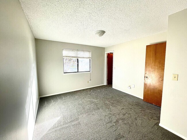 Building Photo - Beautiful updated 3 bedroom 2 bath home in Greeley!