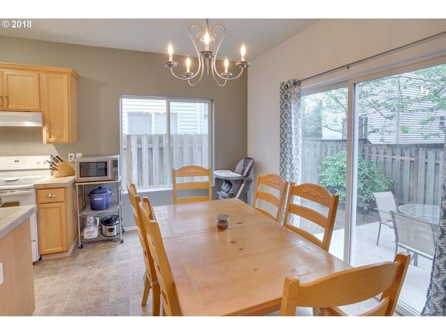 Building Photo - Charming North Portland 3 Bed 2.5 Bath Kenton Neighborhood House ~ Garage, A/C & Washer & Dryer!