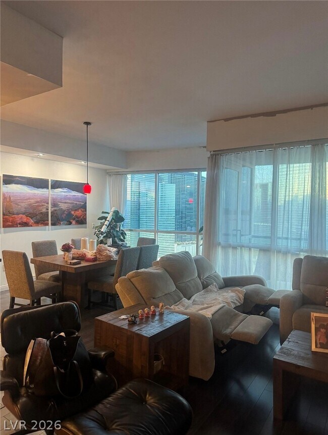 Building Photo - 4575 Dean Martin Dr