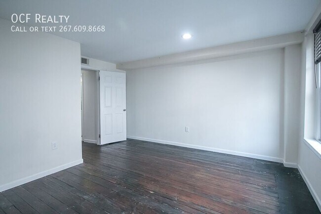 Building Photo - 229 Market St