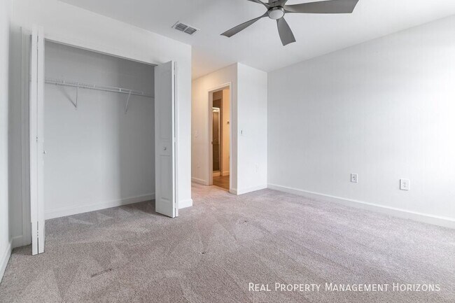 Building Photo - 15436 White Linen Dr