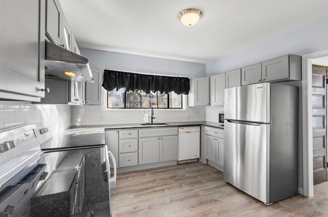 Building Photo - 403 Ferry St