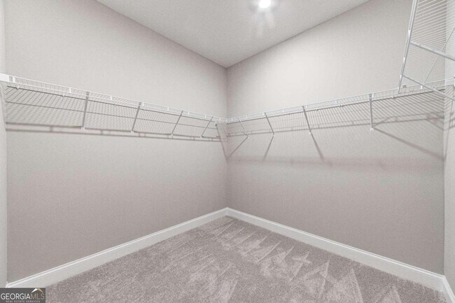 Building Photo - 1060 River Park Dr