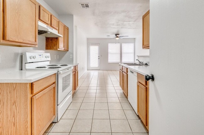 Building Photo - 913 SW 153rd St