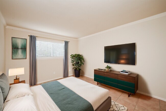 Building Photo - 5230 Arboles Dr