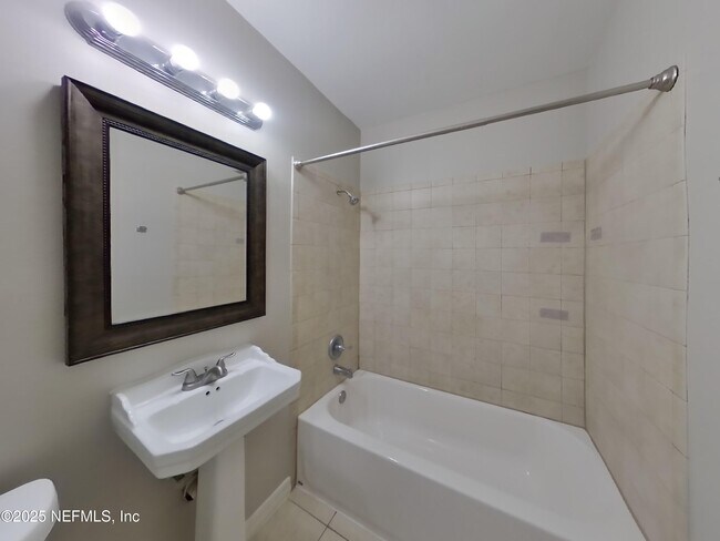 Building Photo - 8588 Lamanto Ave N