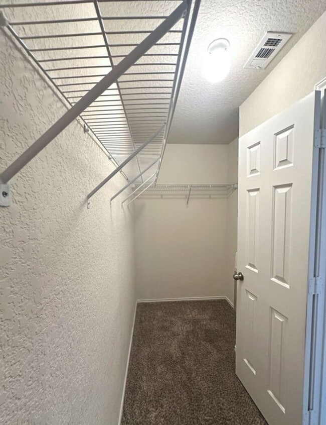 Building Photo - 3BED/2.5 HOUSE FOR RENT AVAILABLE NOW!