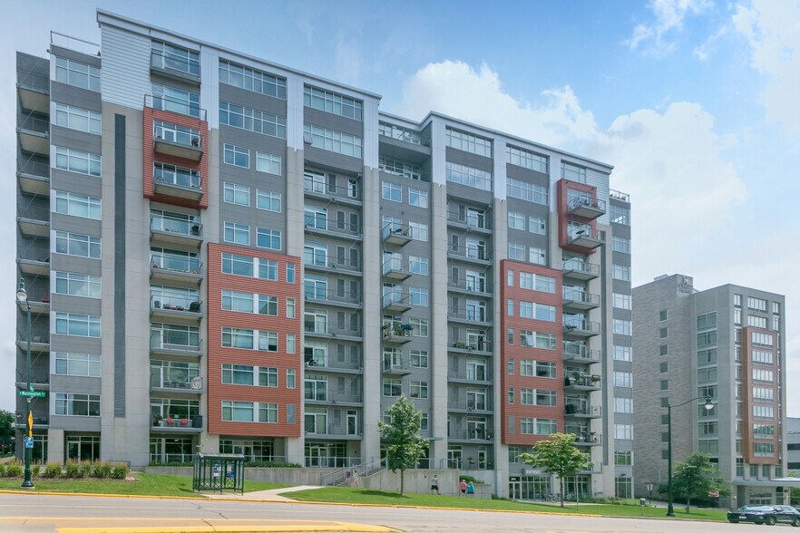 Building Photo - 309 W Washington Ave