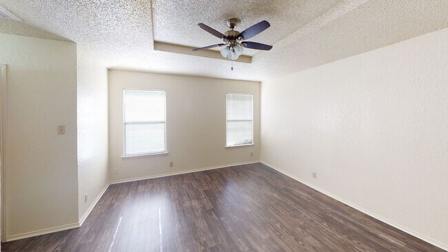 Building Photo - 2204/2206 Bolivar St