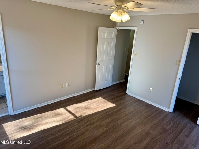 Building Photo - 4289 Brighton Dr