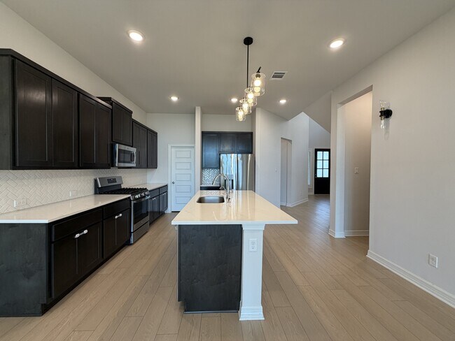 Building Photo - 368 Mallorn Ln