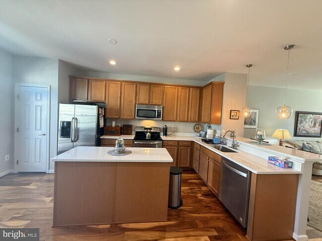 Building Photo - 14050 Cannondale Way