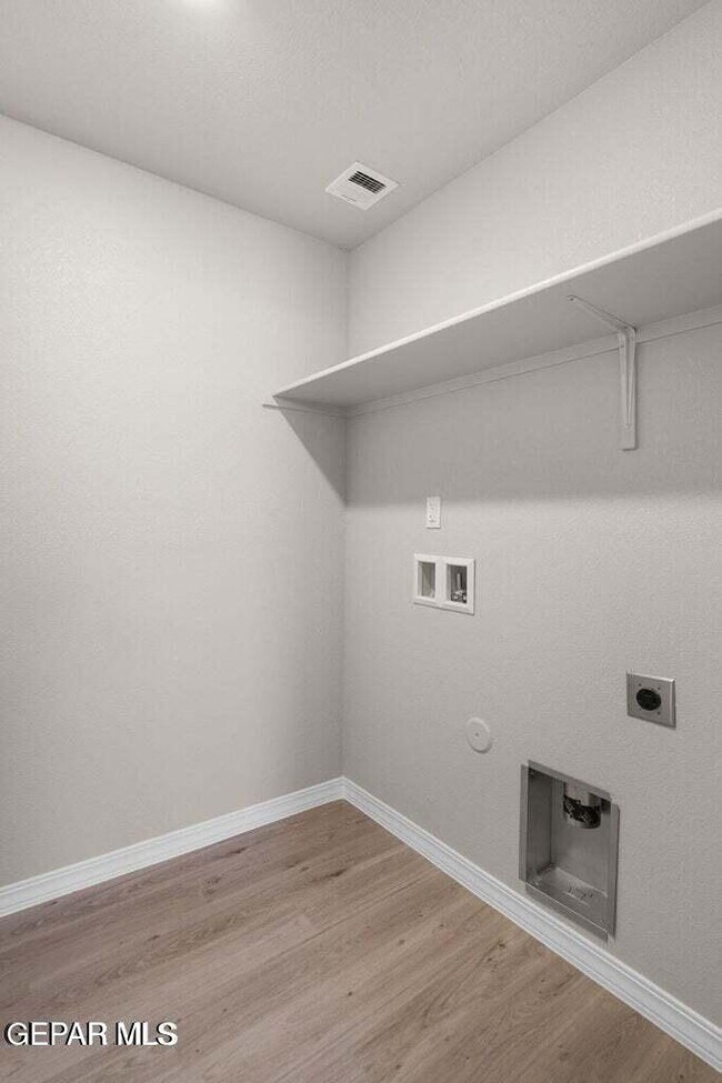 Building Photo - 14581 Firewheel Ave