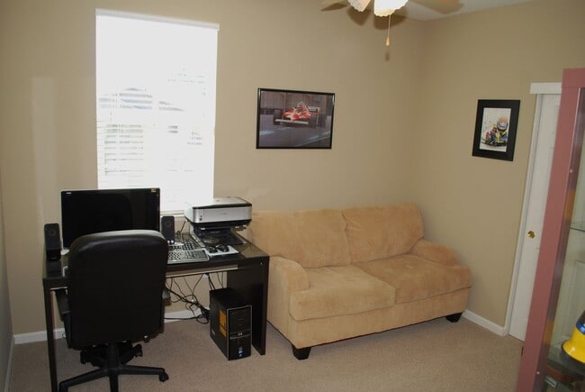 Building Photo - 6581 Hearthstone Cir