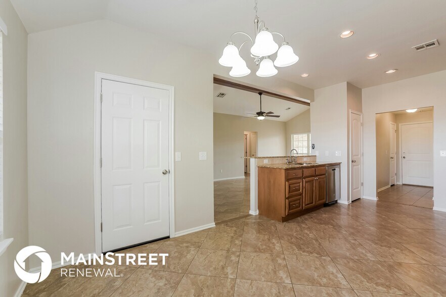 Building Photo - 817 SW 8th St