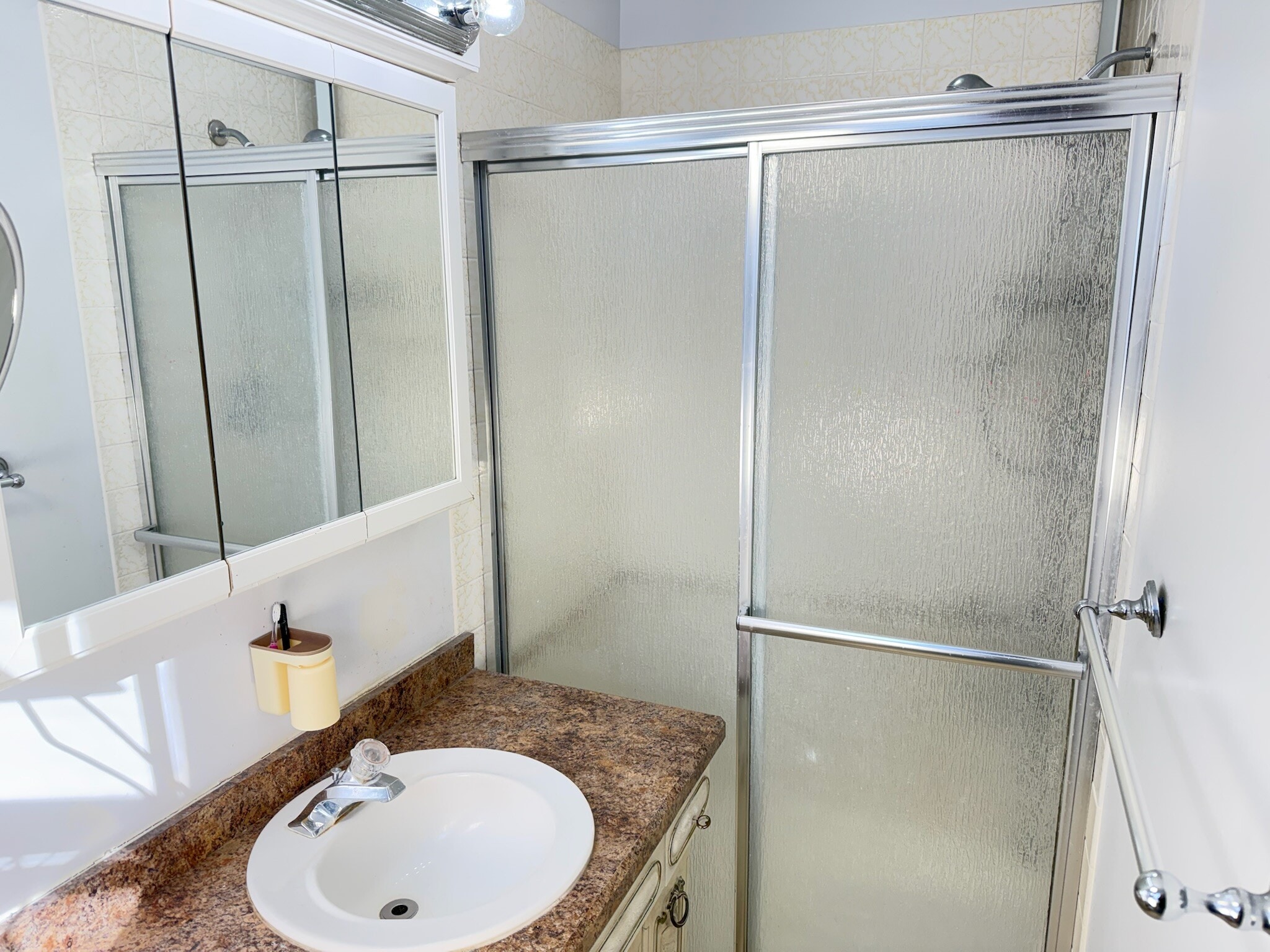 Master Ba - 5 Graffin Dr