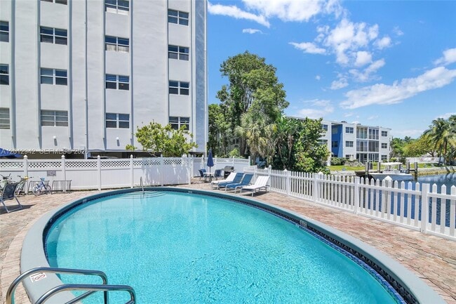 Building Photo - 1770 E Las Olas Blvd