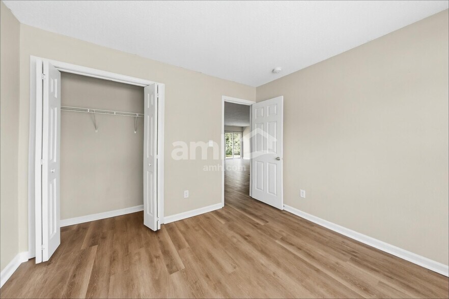 Building Photo - 8030 Ithaca Way