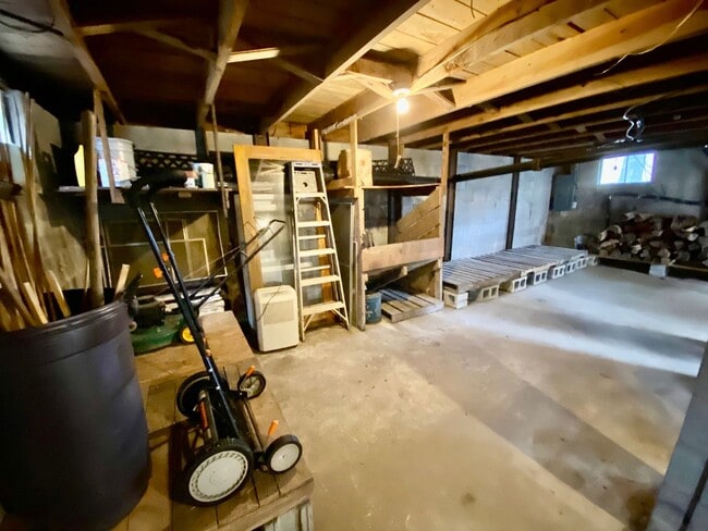 Building Photo - Black Mountain - Tidy 2/1 Near Lake Tomahawk!
