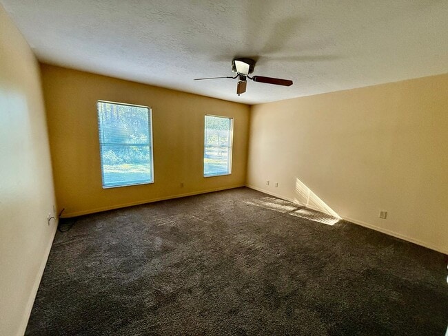 Building Photo - ENJOY EXCLUSIVE RAINBOW RIVER BEACH ACCESS with this beautiful 2BR/2BA Home in Rainbow Springs Co...