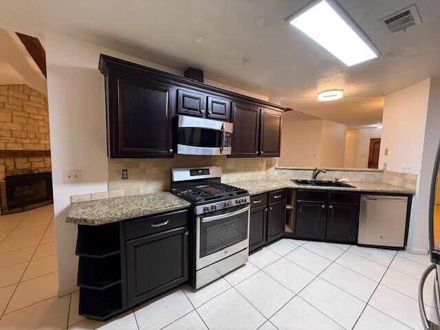 Building Photo - 2902 Silent Dr