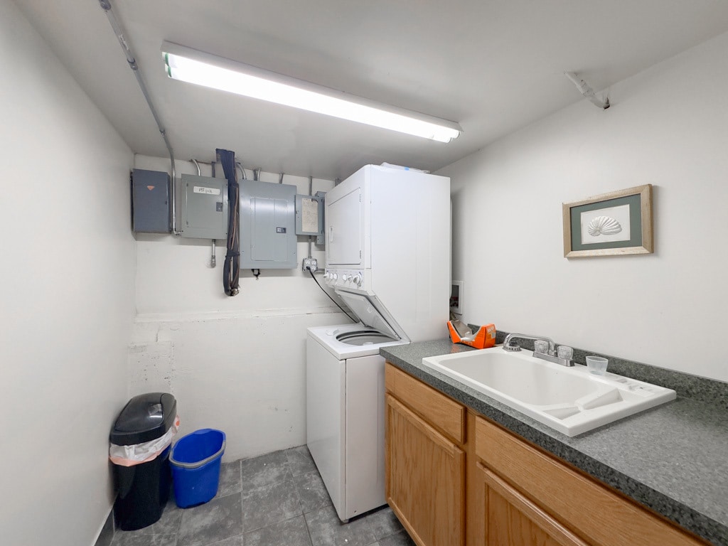 Building Photo - 2046 W Iowa St