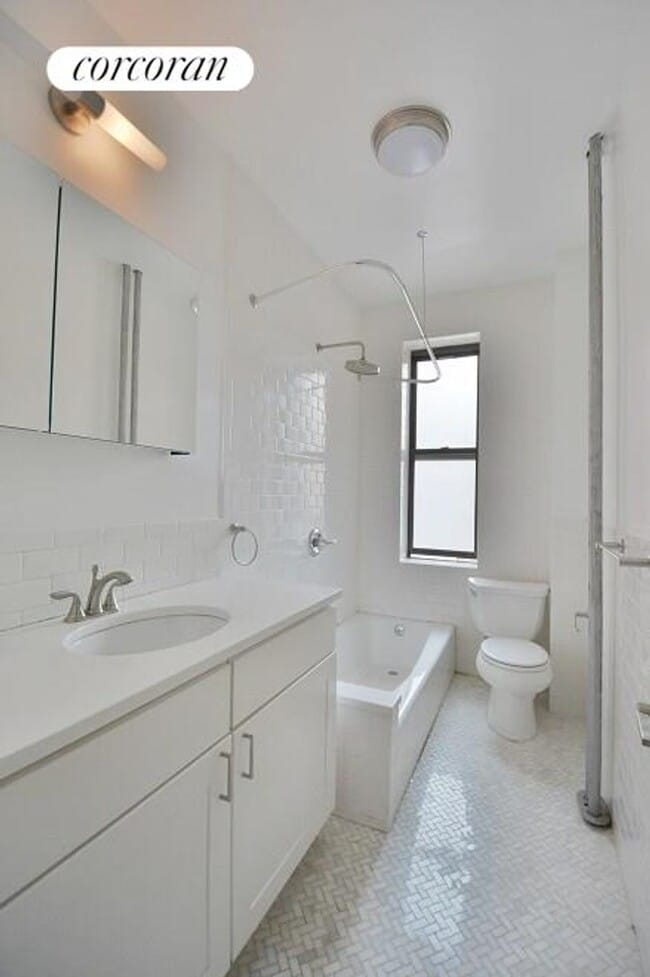 Building Photo - 530 W 123rd St