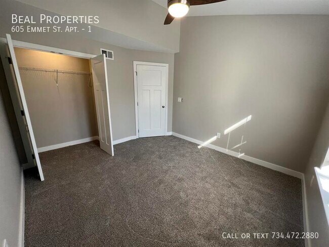 Building Photo - 605 Emmet St